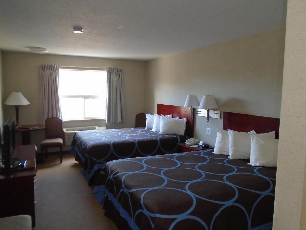 Super 8 By Wyndham Red Deer City Centre Exterior foto